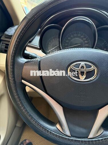 Toyota Vios E Số sàn Vàng cát