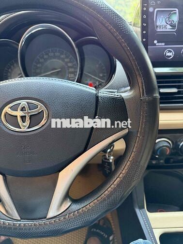 Toyota Vios E Số sàn Vàng cát