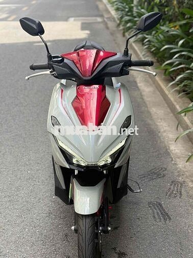 Honda Air Blade 125 2026 Trắng đỏ 600 km