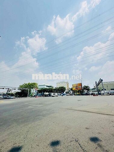 CHO THUÊ NHÀ MẶT TIỀN NGAY NGÃ TƯ PHAN VĂN TRỊ P5 GẦN EMART