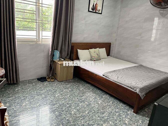 tuyển buồng phòng cho ks 24p nhỏ