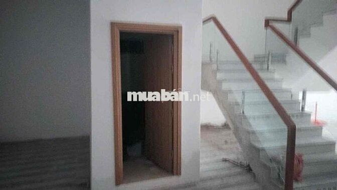 Chính chủ cho thuê nhà mặt tiền Lê Hồng Phong, sàn khoảng 400m2