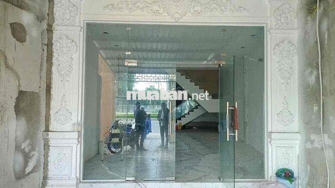 Chính chủ cho thuê nhà mặt tiền Lê Hồng Phong, sàn khoảng 400m2