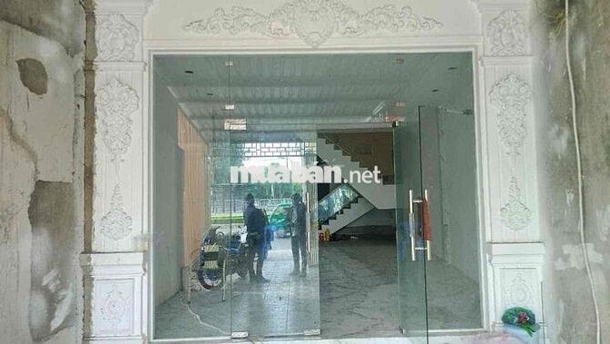 Chính chủ cho thuê nhà mặt tiền Lê Hồng Phong, sàn khoảng 400m2