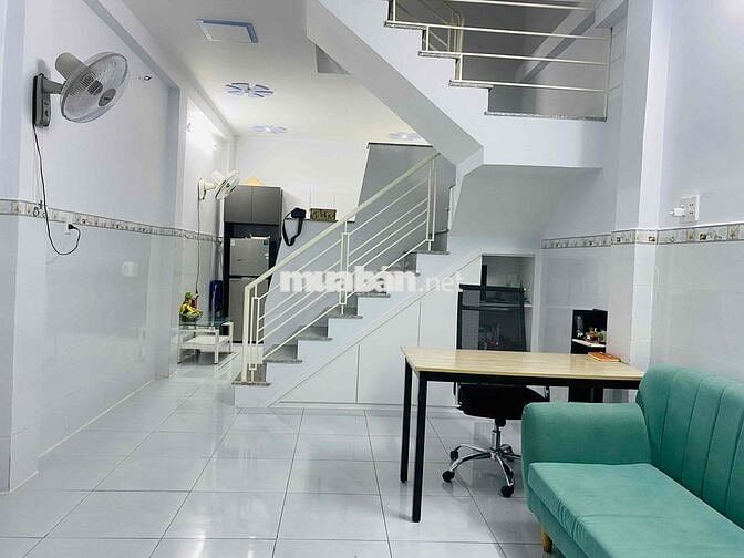 bán nhà ngay uỷ ban quận Tân Phú - liền kề Tân Bình