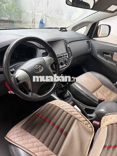 Toyota Innova 2.0 E 2012 Số sàn Bạc