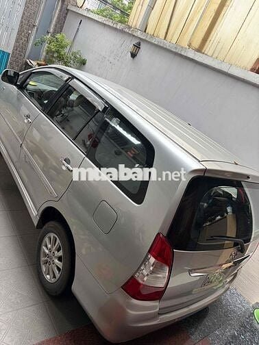 Toyota Innova 2.0 E 2012 Số sàn Bạc