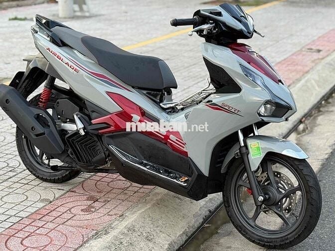 Honda Air Blade 125 2024 Xám đỏ 800 km