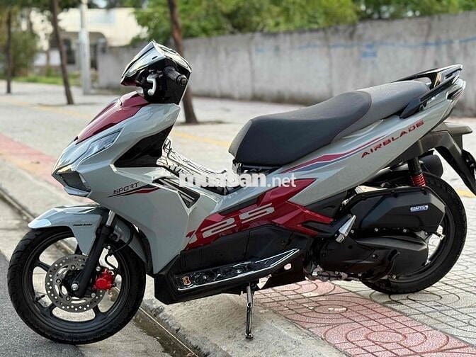 Honda Air Blade 125 2024 Xám đỏ 800 km