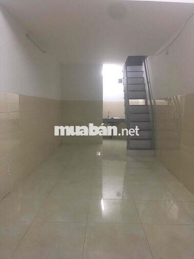 Nhà dtsd 60m , 3 tầng ,đường 24m , điện nước riêng