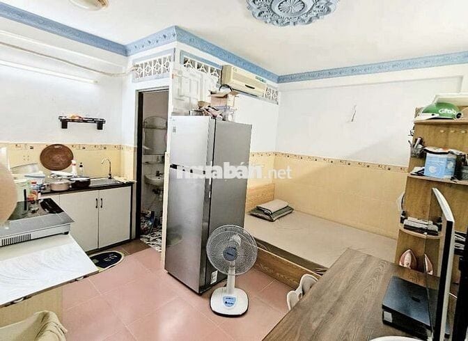 Nhượng phòng trọ / CHDV Võ Văn Kiệt Q5