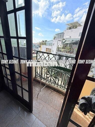 Phòng gác máy lạnh ban công rộng & thoáng,Ngay CÔNG VIÊN Gia Định 500m