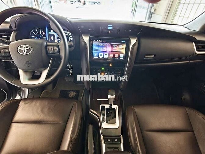 Toyota Fortuner 2018 Dầu Tự động Bạc