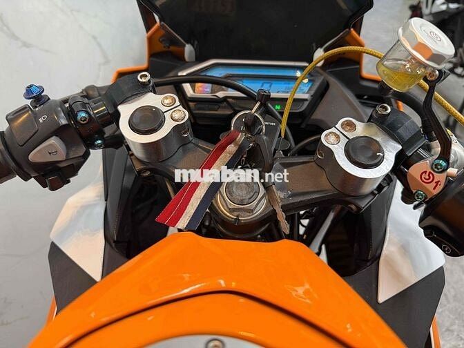 Honda CBR150R Repsol 2020 Cam Đen Trắng
