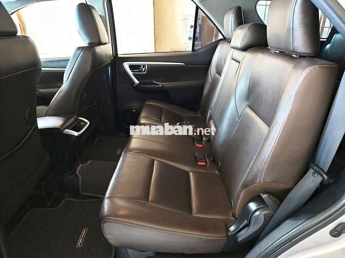 Toyota Fortuner 2018 Dầu Tự động Bạc