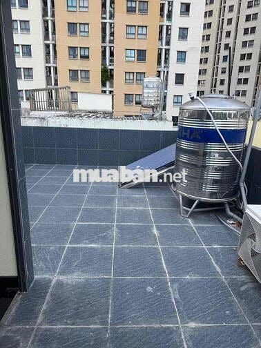 Nhà 3 lầu + sân thượng có 4pn 5wc hẻm xe tải, hợp ở gia đình, vp cty