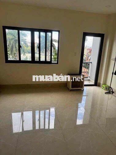Nhà 3 lầu + sân thượng có 4pn 5wc hẻm xe tải, hợp ở gia đình, vp cty