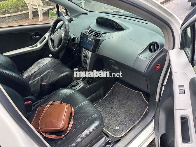Toyota Yaris 2010 Trắng Xăng Tự động 1.3