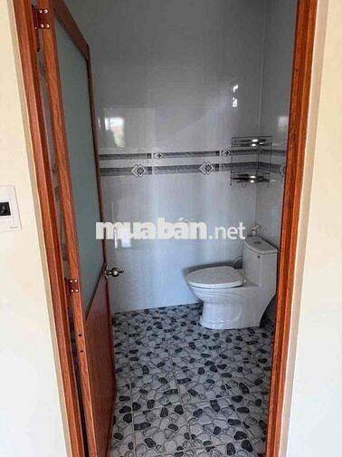Nhà 3 lầu + sân thượng có 4pn 5wc hẻm xe tải, hợp ở gia đình, vp cty