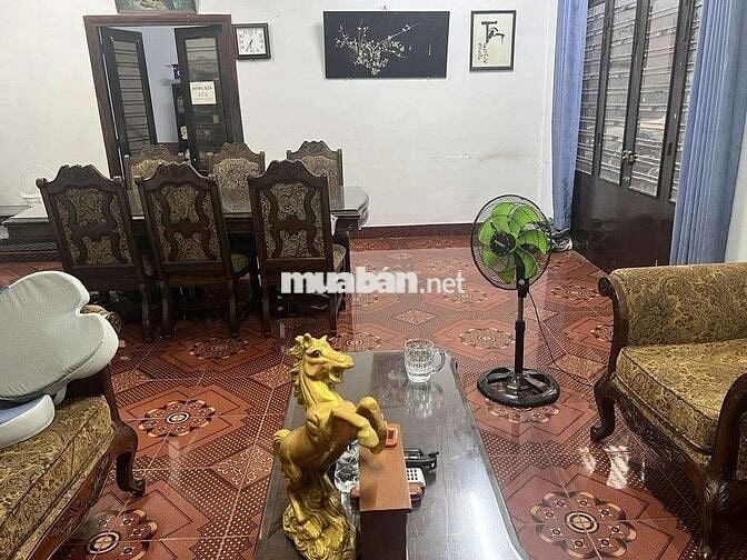 🏢 CHO THUÊ NHÀ MT 116 NGUYÊN HỒNG, P.1, GÒ VẤP
📐 Diện tích: 12m × 18m.