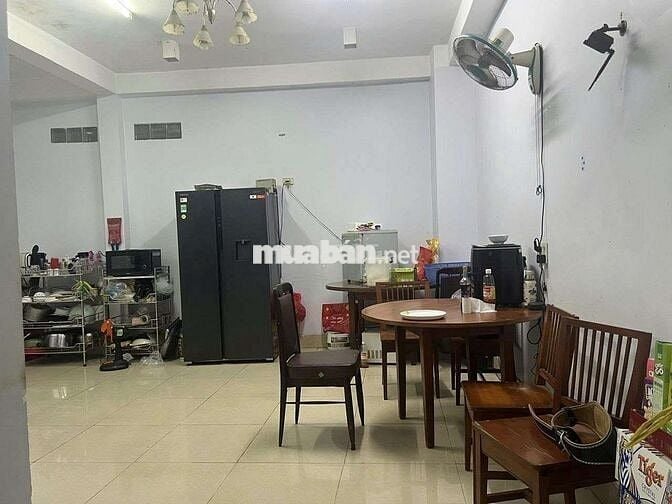 🏢 CHO THUÊ NHÀ MT 116 NGUYÊN HỒNG, P.1, GÒ VẤP
📐 Diện tích: 12m × 18m.