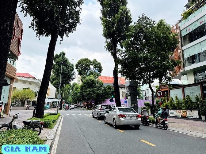 BÁN NHÀ MẶT TIỀN KINH DOANH : ĐƯỜNG LÊ QUÝ ĐÔN - P. 6 - Q. 3 - TPHCM