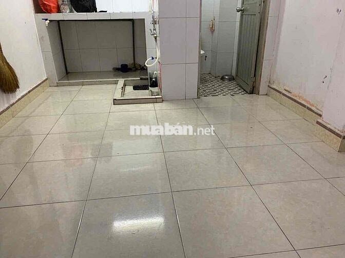 cho thuê phòng giá rẻ đoàn văn bơ q4
