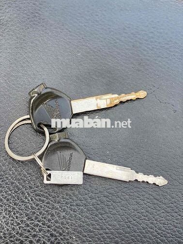 Lead. quá chất lượng từ máy móc đến ngoại hình