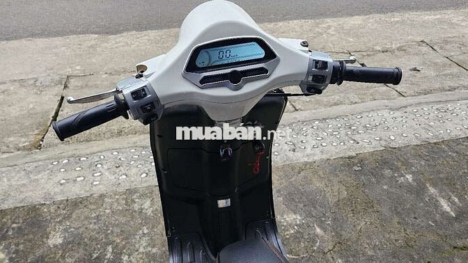 Vespa 50cc Trắng Máy zin