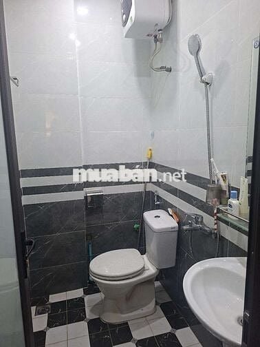 Mình cần cho thuê căn nhà 3 tầng 3 ngủ, ngõ 99 định công hạ