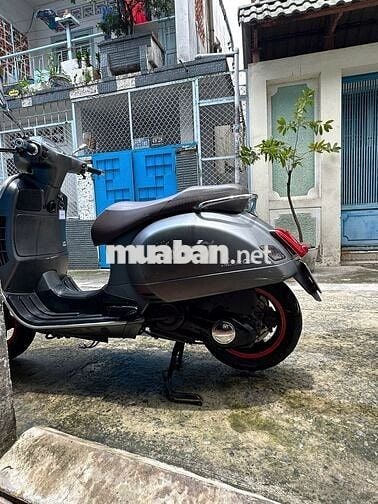 Piaggio Vespa GTS 125 125cc Xám