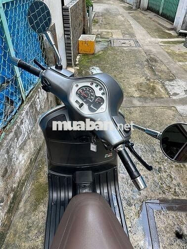 Piaggio Vespa GTS 125 125cc Xám