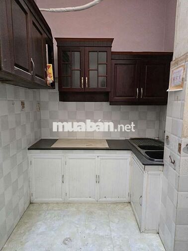 KTX Nữ Bao điện nước , có máy lạnh