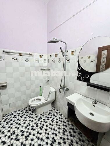 KTX Nữ Bao điện nước , có máy lạnh
