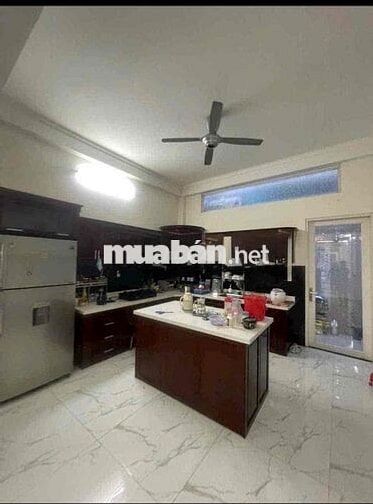 Nhà ĐỐI DIỆN CÔNG VIÊN Full nội thất khu Tên Lửa 4.5x20,3.5 tấm