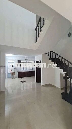 CHO THUÊ NHÀ MẶT TIỀN NỘI BỘ TÊN LỬA