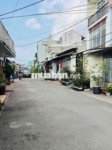 nhỉnh 5 tỷ nhà 2 tầng 70 m2 ngay đường chiến lược bình tân