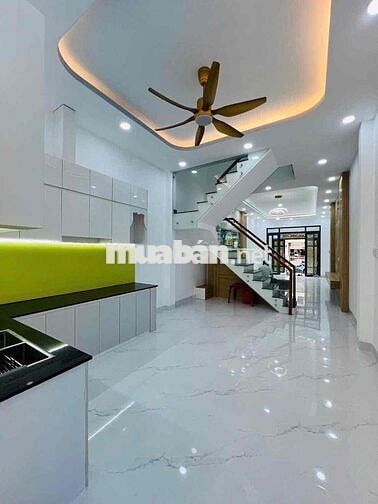 nhỉnh 5 tỷ nhà 2 tầng 70 m2 ngay đường chiến lược bình tân