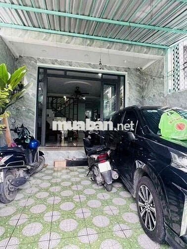 NHÀ RỘNG ( SÂN XE HƠI ) TRỆT LẦU 3PN 2WC. BAN CÔNG