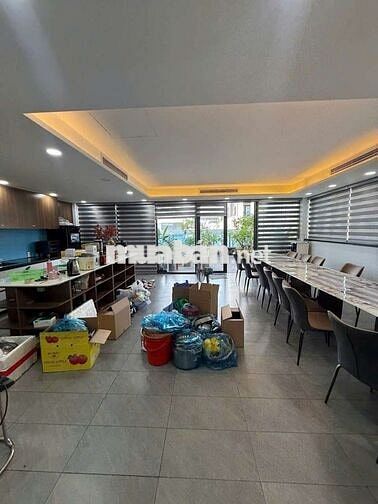 CHO THUÊ TÒA NHÀ 6 TẦNG-NGANG 8M GẦN SÂN BAY-KHU C300- P12 - TÂN BÌNH.