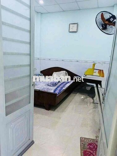 NHÀ RỘNG ( SÂN XE HƠI ) TRỆT LẦU 3PN 2WC. BAN CÔNG