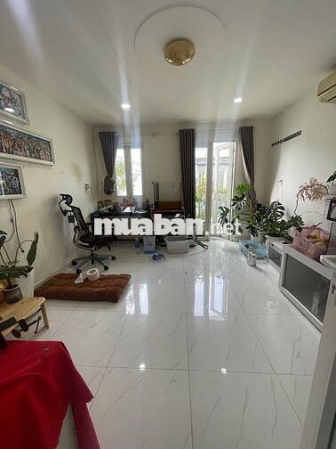 Cho thuê nhà khu Phan Xích Long 4x10m 4 tầng 4pn giá 20 triệu 