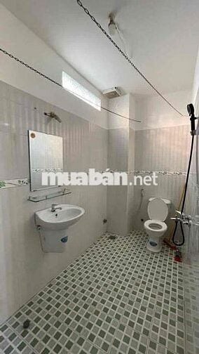 Phòng trọ cho nữ thuê, giáp Q.1, đủ tiện nghi, gần trường, hẻm an ninh