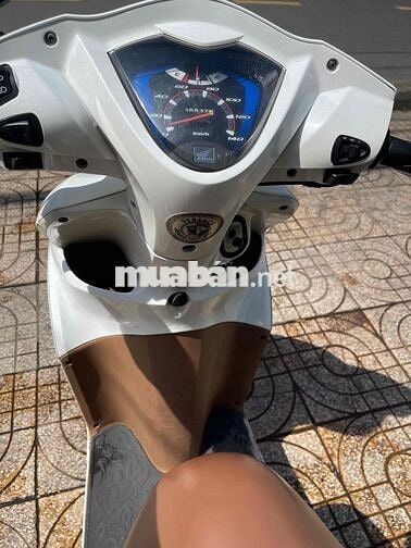Honda Vision Trắng