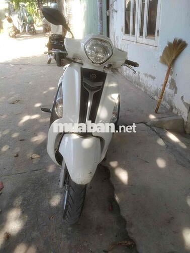 nhà nhỏ bán bớt xe Yamaha Grander Trắng