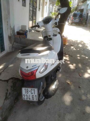 nhà nhỏ bán bớt xe Yamaha Grander Trắng