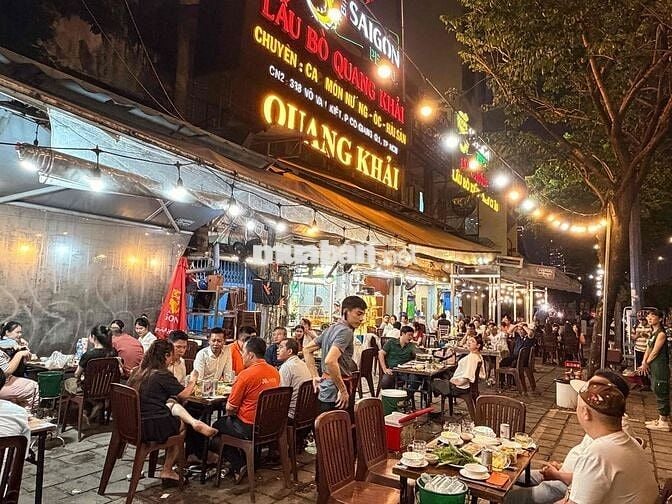 Cần tuyển phục vụ quán nhậu