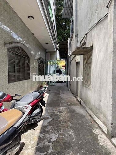 Nhà nhỏ 2 TỶ Cực Hiếm • 20M2 vuông vức • Cách Mặt Tiền Gò Dầu 10M