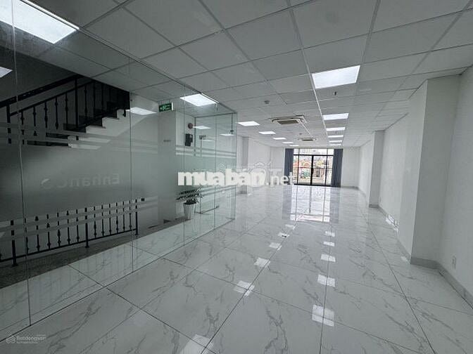 Cho thuê tòa nhà văn phòng 7 tầng  2 mặt tiền đường Tố Hữu ,vị trí đẹp
