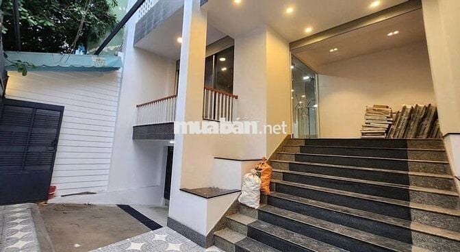 BIỆT THỰ CHO THUÊ - 134D Huỳnh Văn Bánh P.14 Q.PN- 8x18m -CÓ THANG MÁY